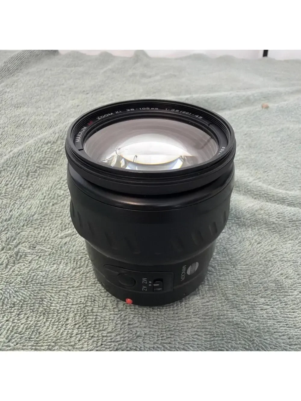 Minolta Maxxum AF zoom Xi 28-105mm f/3.5-4.5 AF Lens